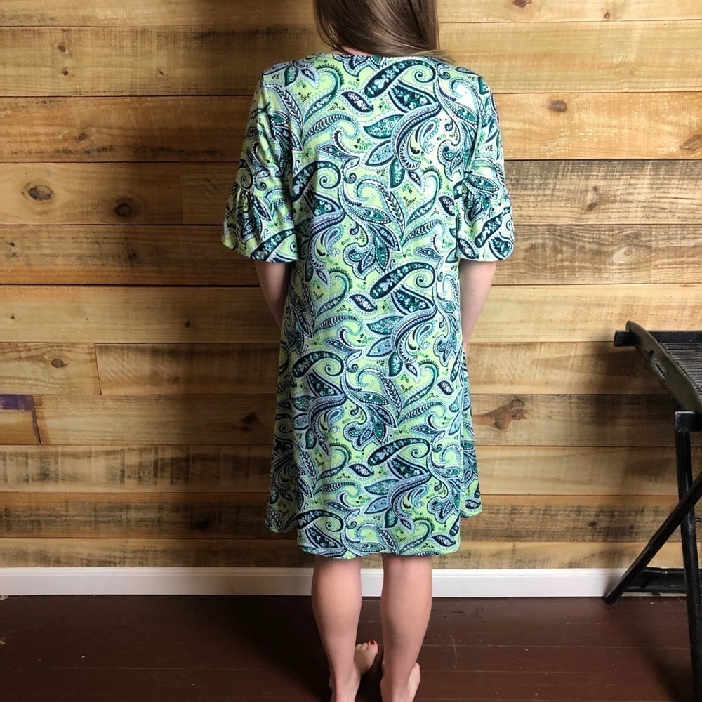 Kim Rogers, lounging dress - Picture 5 of 9